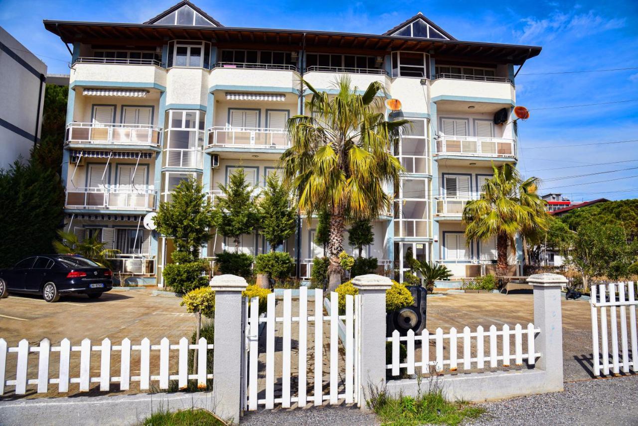 White Sea View Apartment Velipojë Zewnętrze zdjęcie